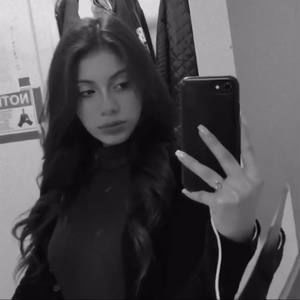 Meet your Posher, Kassandra